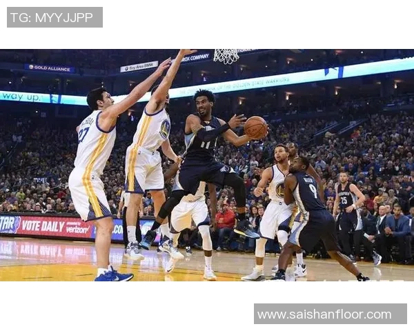 勇士与灰熊激战NBA2017常规赛精彩瞬间回顾与分析