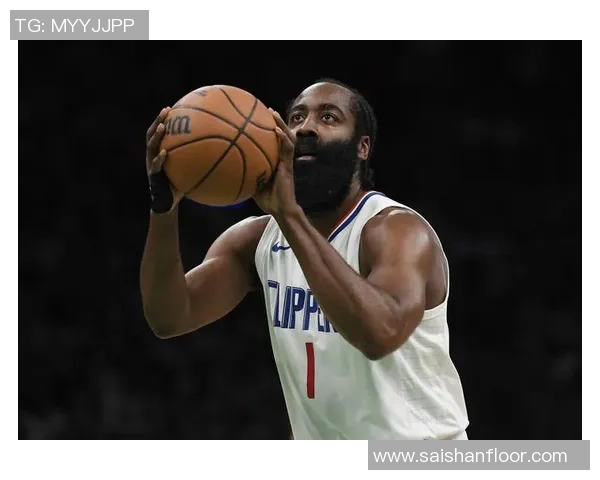 2016年NBA季后赛首轮开拓者对阵快船第一场精彩回顾与赛况分析